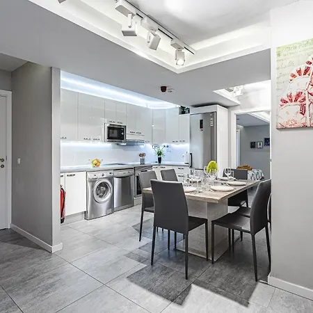 22 Avenida De Pueblos Апартаменты *