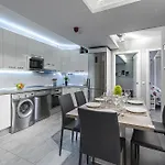 22 Avenida De Pueblos Appartement