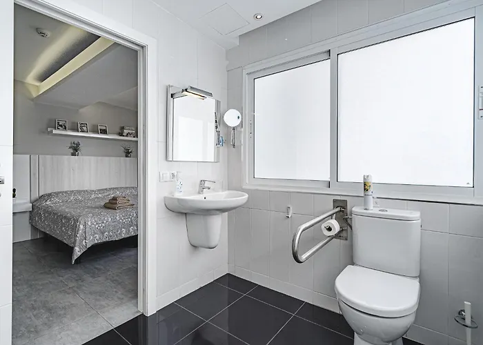 22 Avenida De Pueblos *