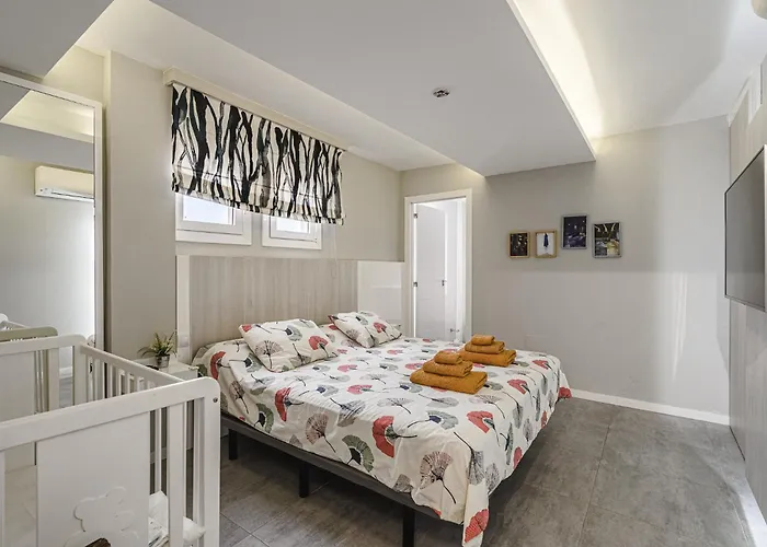 22 Avenida De Pueblos * أذيخي